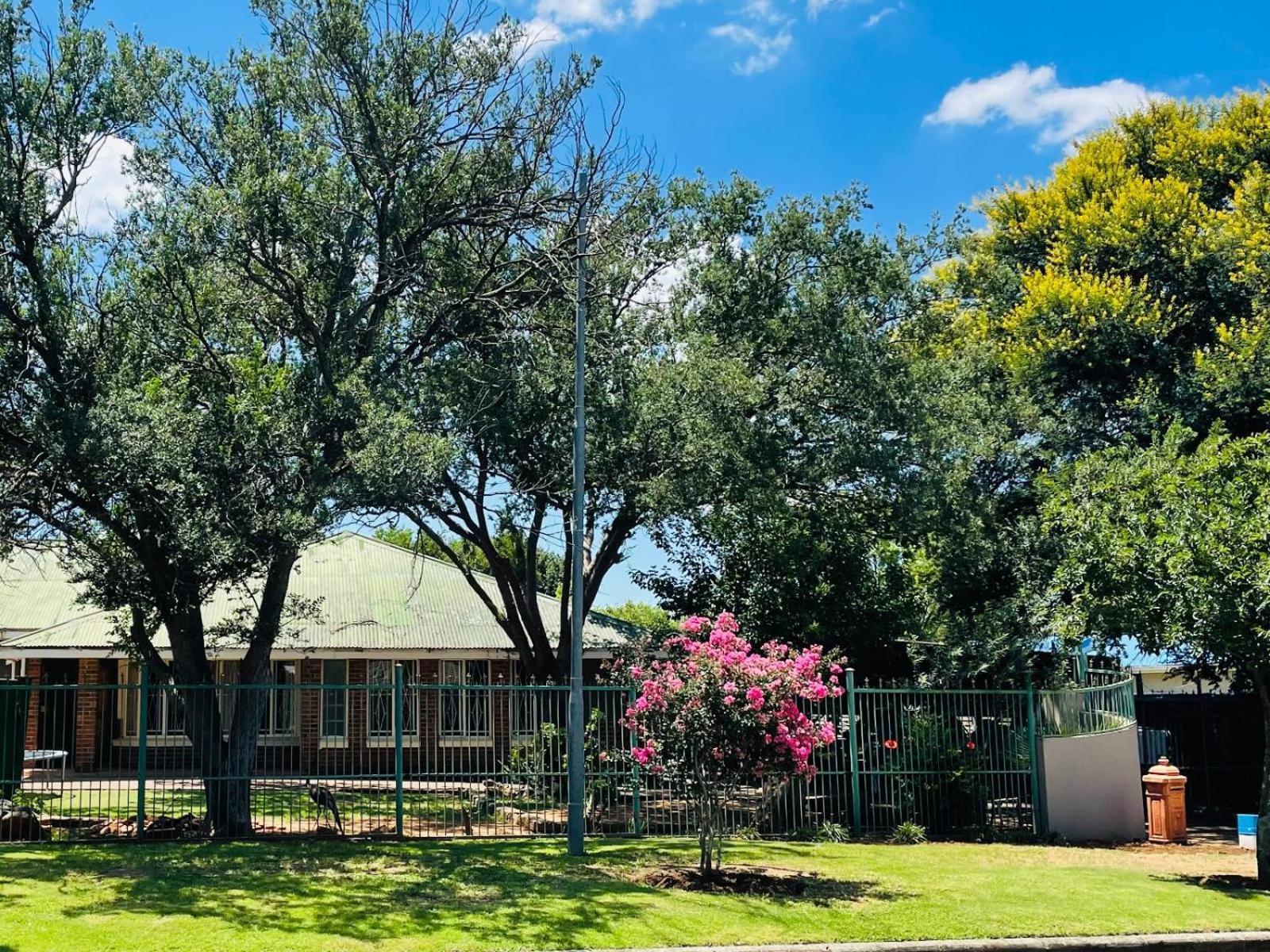 The Lantern Guesthouse Bloemfontein Exterior photo
